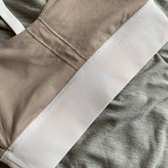 🤍 SOLD! Lululemon WHITE Flow Y Bra Nulu 🤍 - Picture 4 of 9